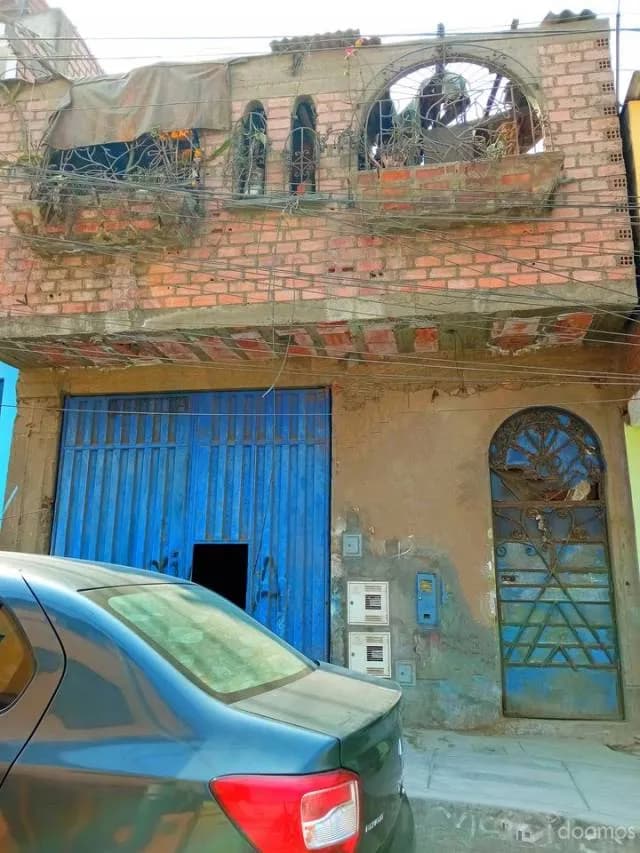 Venta de casa con plano + título de propiedad en el distrito de Mi Perú - 1