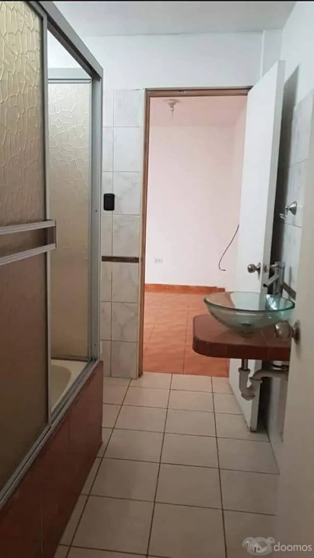 VENDO HABITACIÓN PARA OFICINA EN PRIMER PISO CON ENTRADA INDEPENDIENTE - 1