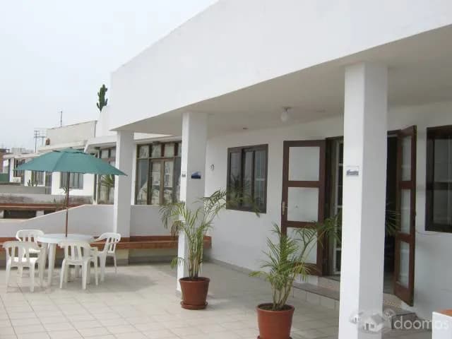 CASA AMPLIA EN PUNTA NEGRA VISTA AL MAR TIENE TODO LOS SERVICIOS - 1