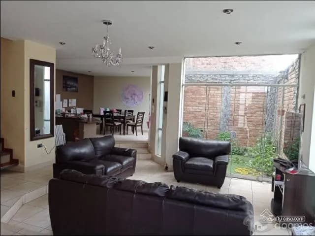 Se vende Casa - Urb. Los Docentes - 1