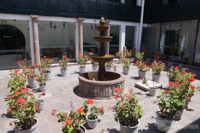 Hotel 4 estrellas en venta. A 100 m. de Qoricancha - 1