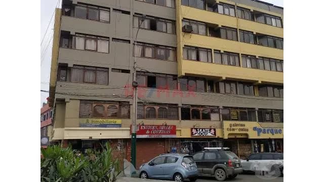 Venta De Local Comercial 1/2 Cuadra Del Ovalo De Higuereta - 1