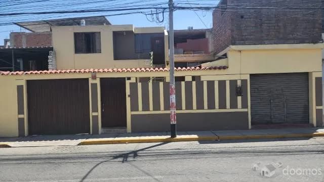 Bella Propiedad Con Un Hermoso Jardin - 1