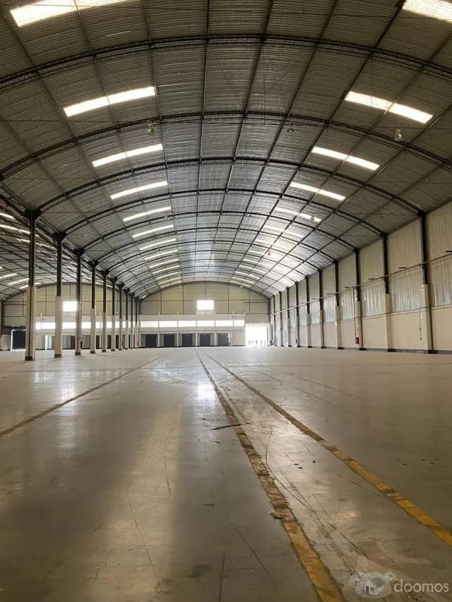 8,000m2-ALQUILER DE BODEGAS INDUSTRIALES EN LURIN-CON 12ML ALT-EN COMPLEJO INDUSTRIAL-TODO LOSA Y CON OFICINAS - 1