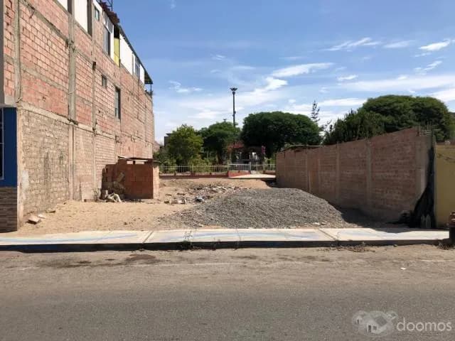 OPORTUNIDAD DE TERRENO EN URB. ODONOVAN FRENTE A PARQUE Y CON DOS FRENTERAS 210 M2 - 1