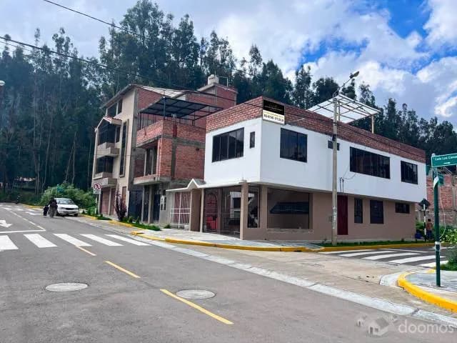 Se Vende Departamento 2do Piso con cochera Urb. Corona de Fraile - 1