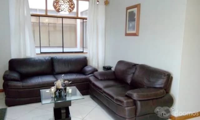 Vendo departamento en 4to. piso con cochera - 1