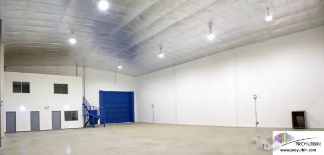 VENTA NAVE 650 M2 - 1
