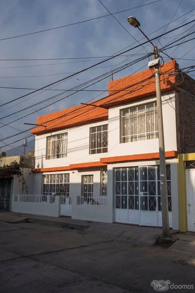 VENTA DE INMUEBLE-VIVIENDA-EMPRESA Y TALLER - 1