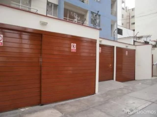 Venta de garage en San Borja-oportunidad única - 1