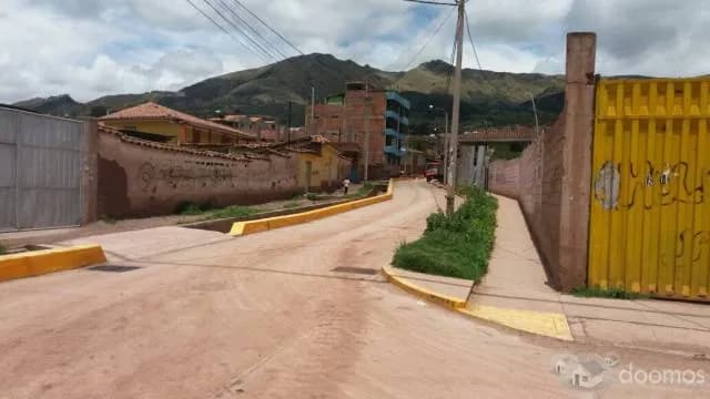 VENDO TERRENO TOTALMENTE PLANO EN ZONA URBANA DE SAN JERÓNIMO CUSCO - 1