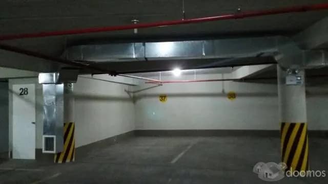 Alquilo 2 Estacionamientos $120c/u ubicados dentro de edificio - 1