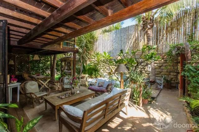 VENTA DE PROPIEDAD EN EXCELENTE ESTADO de approx. 600m2 ,  EN LA QUEBRADA CABO BLANCO DE MANCORA A 200 METROS DE LA PLAYA Y DE LA PANAMERICANA - 1