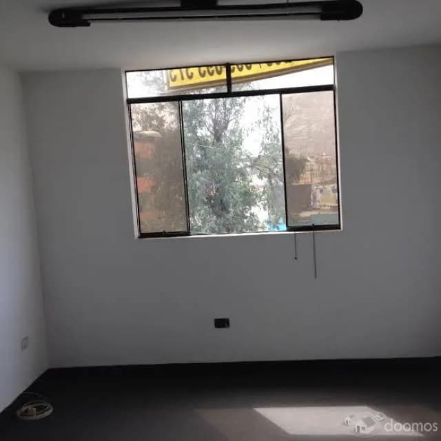 OFICINA 3 PISO ALFOMBRADO - 1