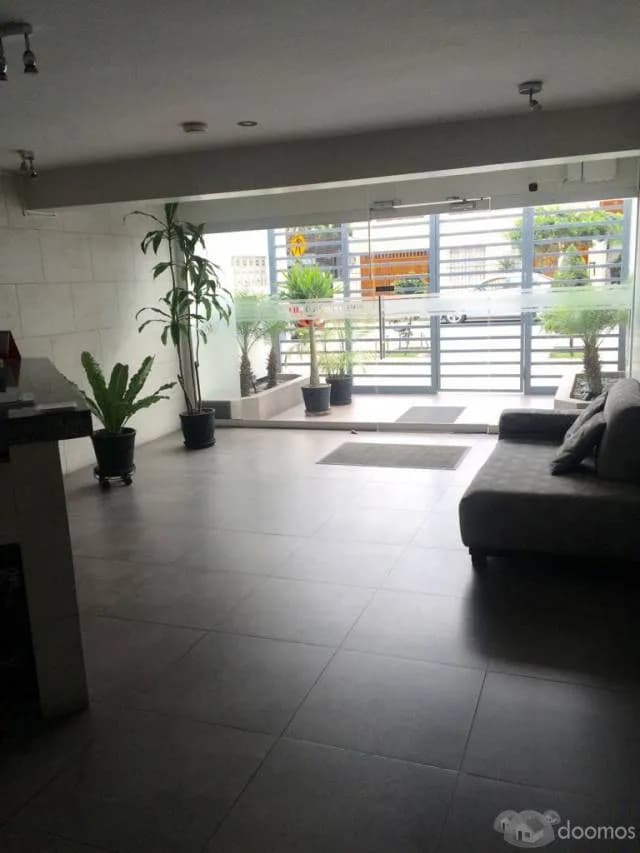 Alquiler de Departamento DUPLEX ,en MIRAFLORES CERCA A PLAYA - 1