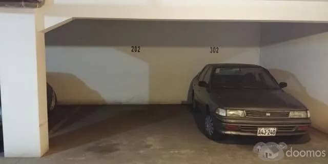 Alquiler cochera Miraflores - 1