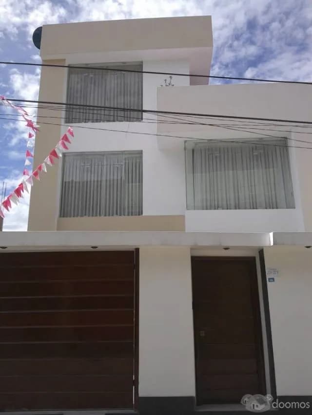 Se vende CASA BONITA en Ayacucho - 1