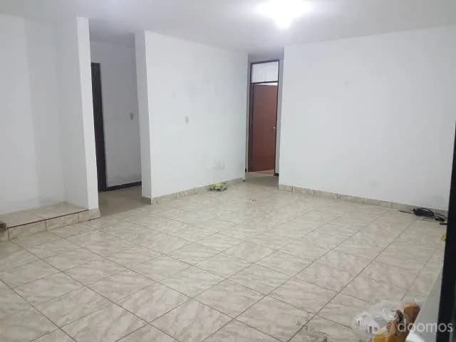 Alquilo Casa Chorrillos Upc 150 M2 3 Habitaciones, Sala, Cocina, 2 baños, agua caliente, Lavandería y 1 Cochera, Patio. - 1