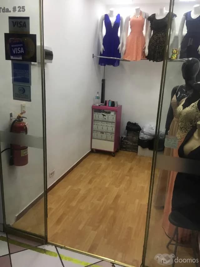 se traspasa local a 4000 soles negocio tienda en galeria comercial de jesus maria alquiler 200dolares - 1