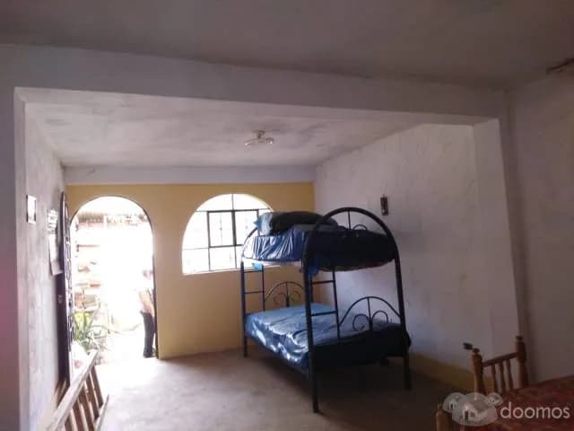 CASA EN CARHUAZ CERCA A LA PLAZA DE ARMAS (UBICACION EN ESQUINA) - 1