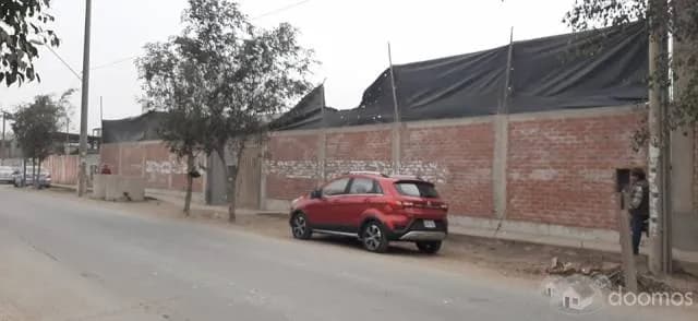 vendo terreno cvomercial av Huachgipa urbanizacion la Capitana - 1