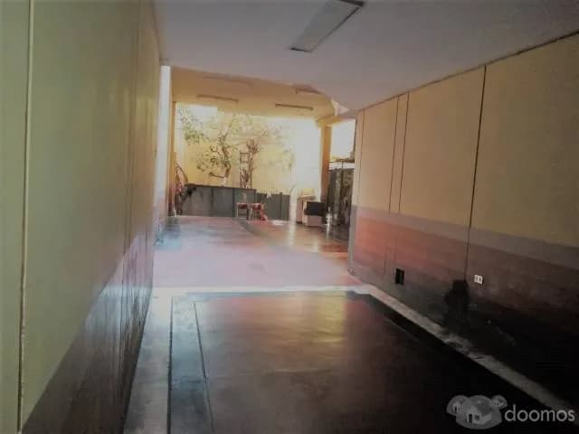 CASA CON LOCALES COMERCIALES - 1