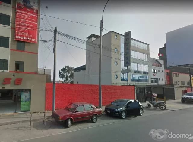 TERRENO COMERCIAL EN AVENIDA LA MARINA - 1