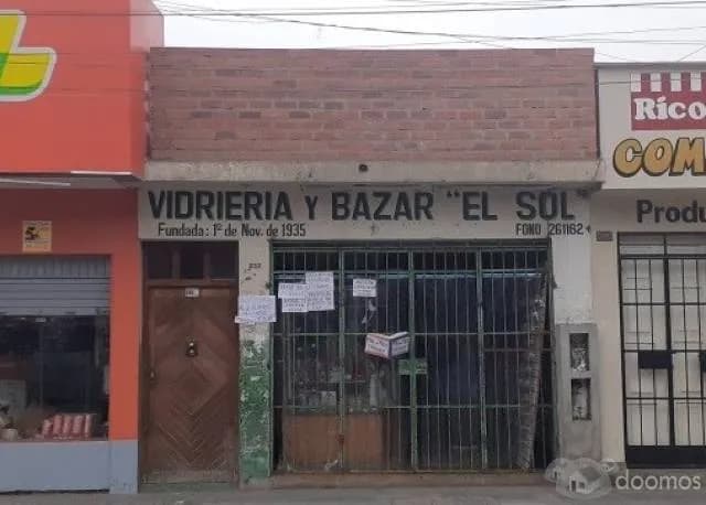 SE ALQUILA AREA ALTAMENTE COMERCIAL - 1