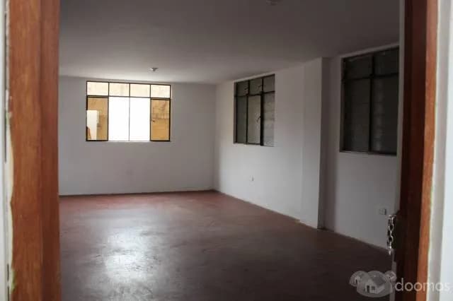 Ocasión Se vende Amplia Casa en excelentes condiciones - 1