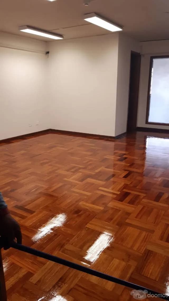 VENTA DE OFICINA + ESTACIONAMIENTO EN MANUEL OLGUIN SURCO (PRECIO A TRATAR) - 1