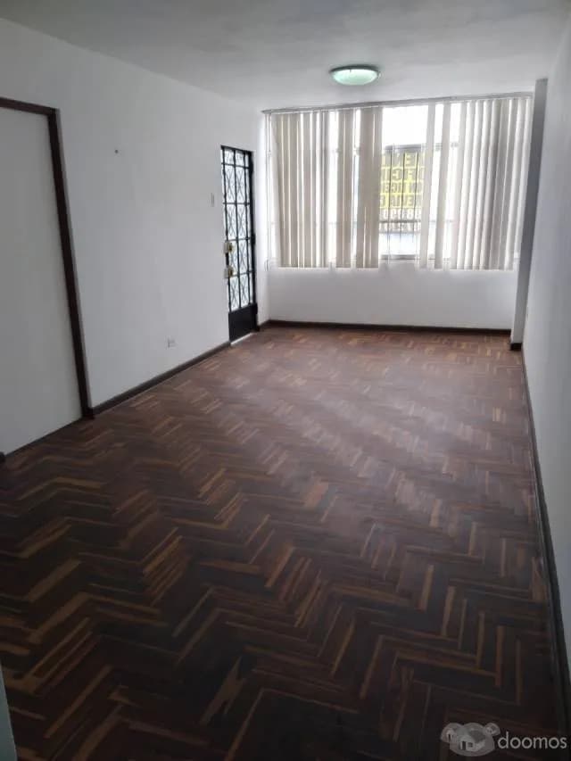 VENTA OFICINA REMODELADA  EN AV. LA MARINA CDRA 5 1ER PISO PUEBLO LIBRE - 1