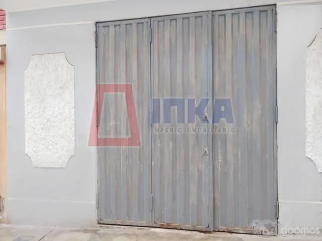 VENTA DE CASA EN OCASION COMO TERRENO,  EN SAN JUAN DE MIRAFLORES - 1