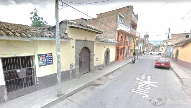 VENTA DE CASA  A POCAS CUADRAS DE LA PLAZA DE ARMAS DE HUAMANGA - 1
