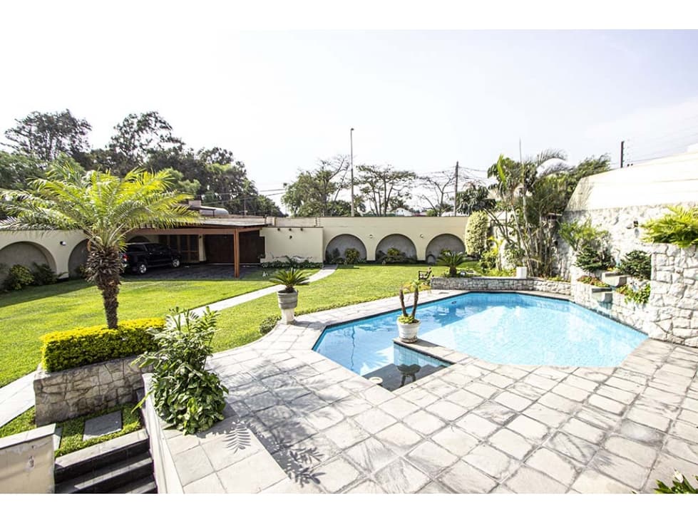 Hermosa Casa en venta en Camacho La Molina - 1