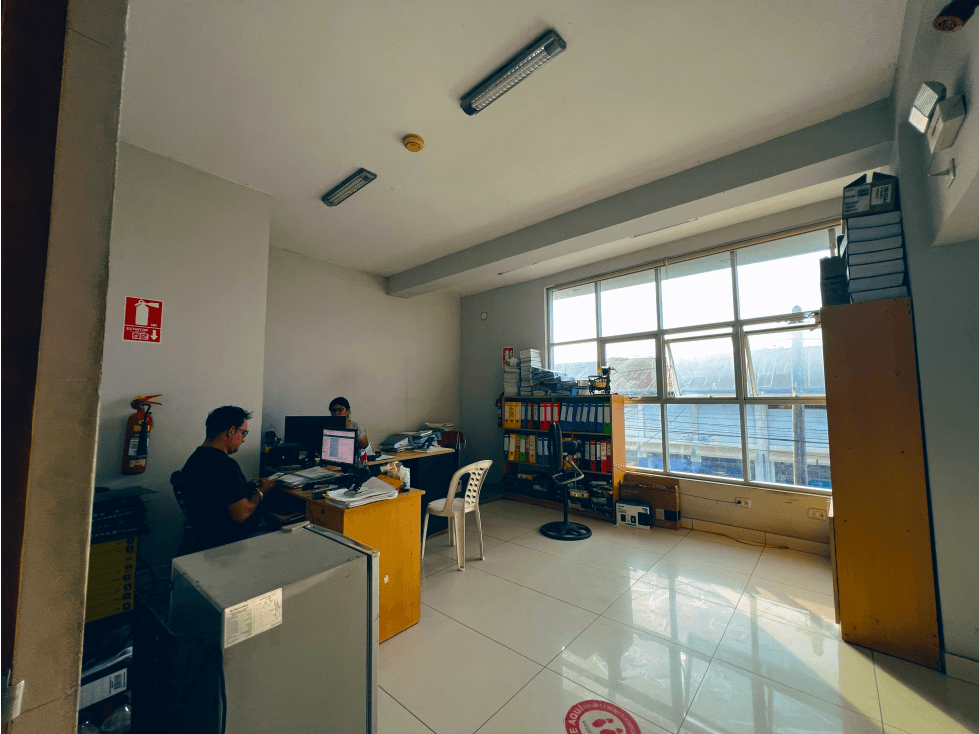 i026007 - VENTA ALMACEN - CALLERIA - 1