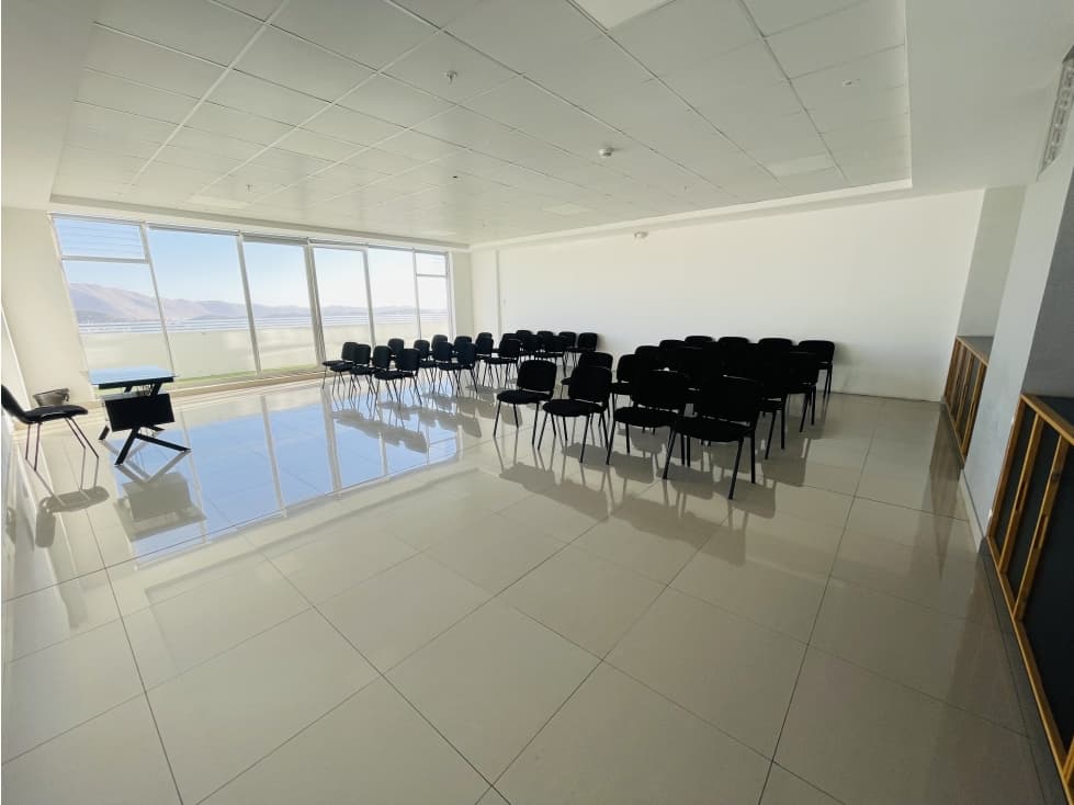 OFICINAS EN CENTRO EMPRESARIAL VUCETICH - 1