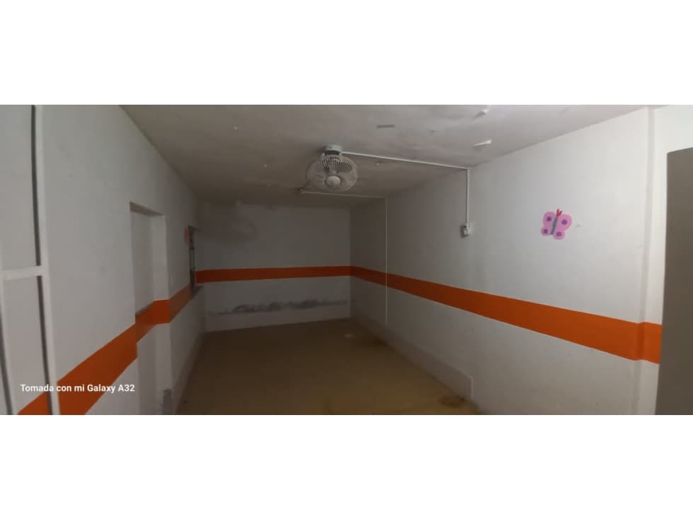 VENDO O ALQUILO AMPLIO LOCAL - 1