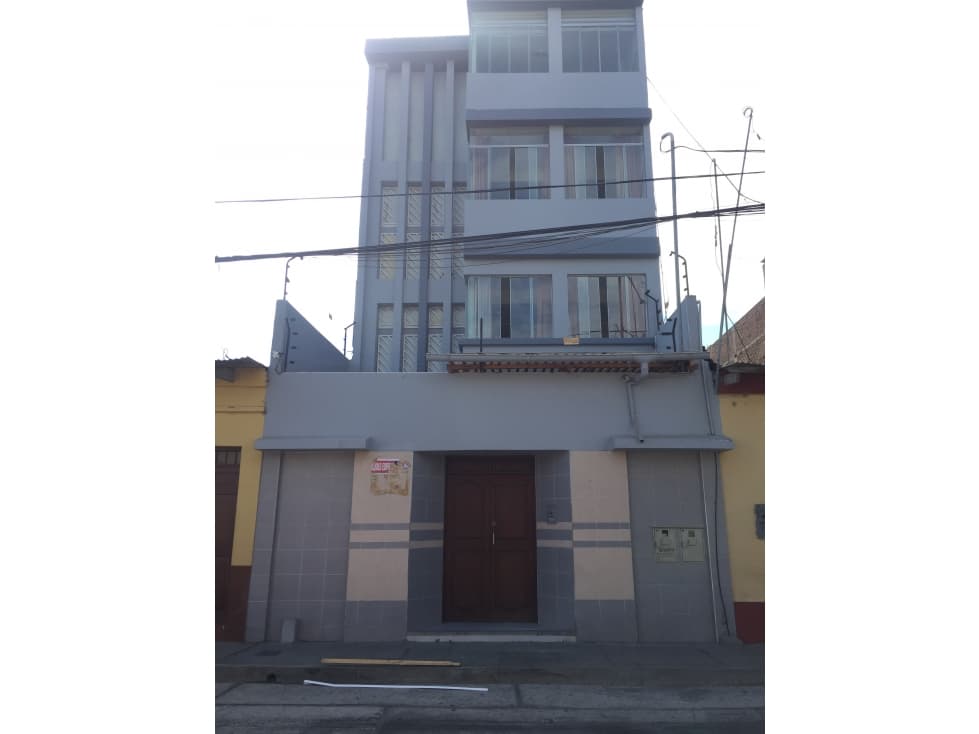 ALQUILO EDIFICIO PARA LOCAL COMERCIAL EN CENTRO DE PIURA - 1