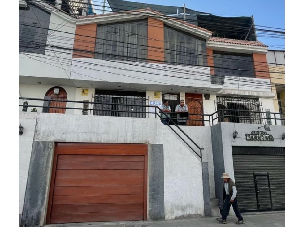 VENTA DE TRIPLEX EN YANAHUARA - 1