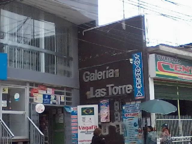 ALQUILO OFICINA EJECUTIVA Jr. Ayacucho No.- 282 Galería Las Torres. - 1