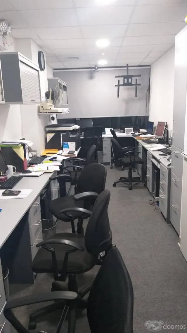 Alquiler de oficina para empresas y/o consultorios médicos en edificio empresarial - 1