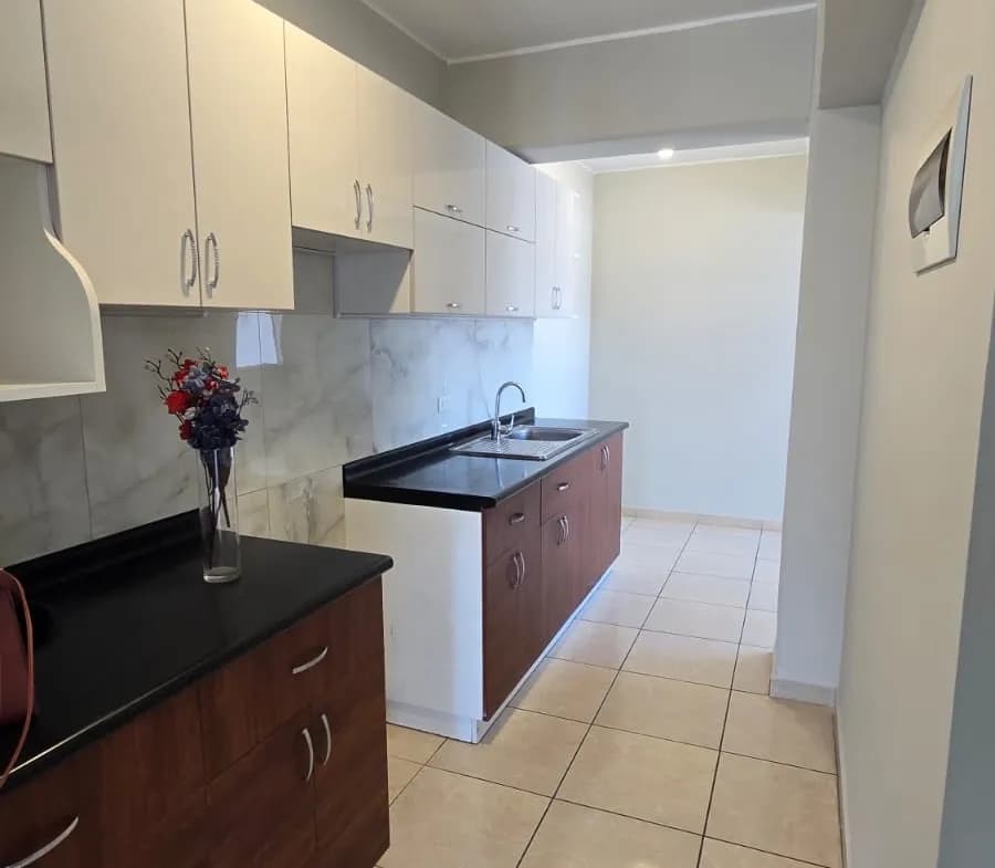 Se Vende Lindo Departamento de 3 dorm en Jr. Panama en el Centro de Hyo - 1
