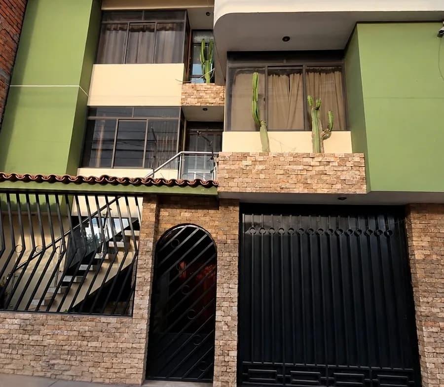 Se Alquila Linda Casa Amblada de 2 Pisos Cerca a la Univ Continental - 1