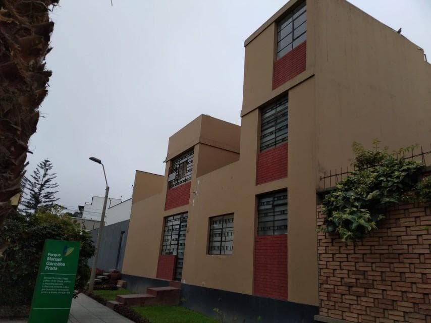 Vendo Gran Terreno Vta a Parque, calle Manuel De Freyre Santander 2, Miraflores - 1