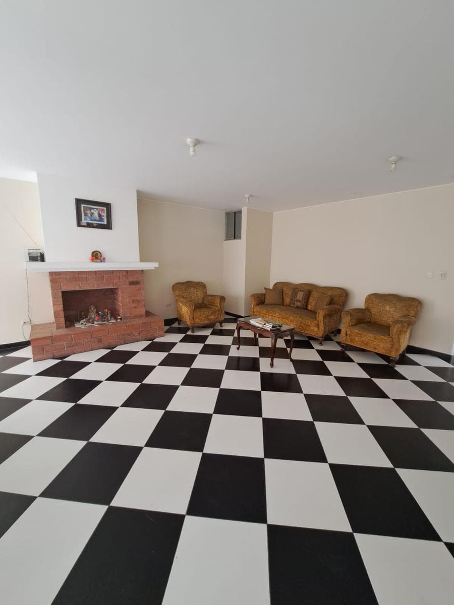 Cerca a la Av. Ramiro Priale - 1