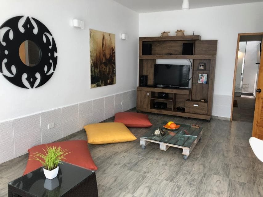 Vendo linda casa en calle Los Pulpos 4, Lurin - 1