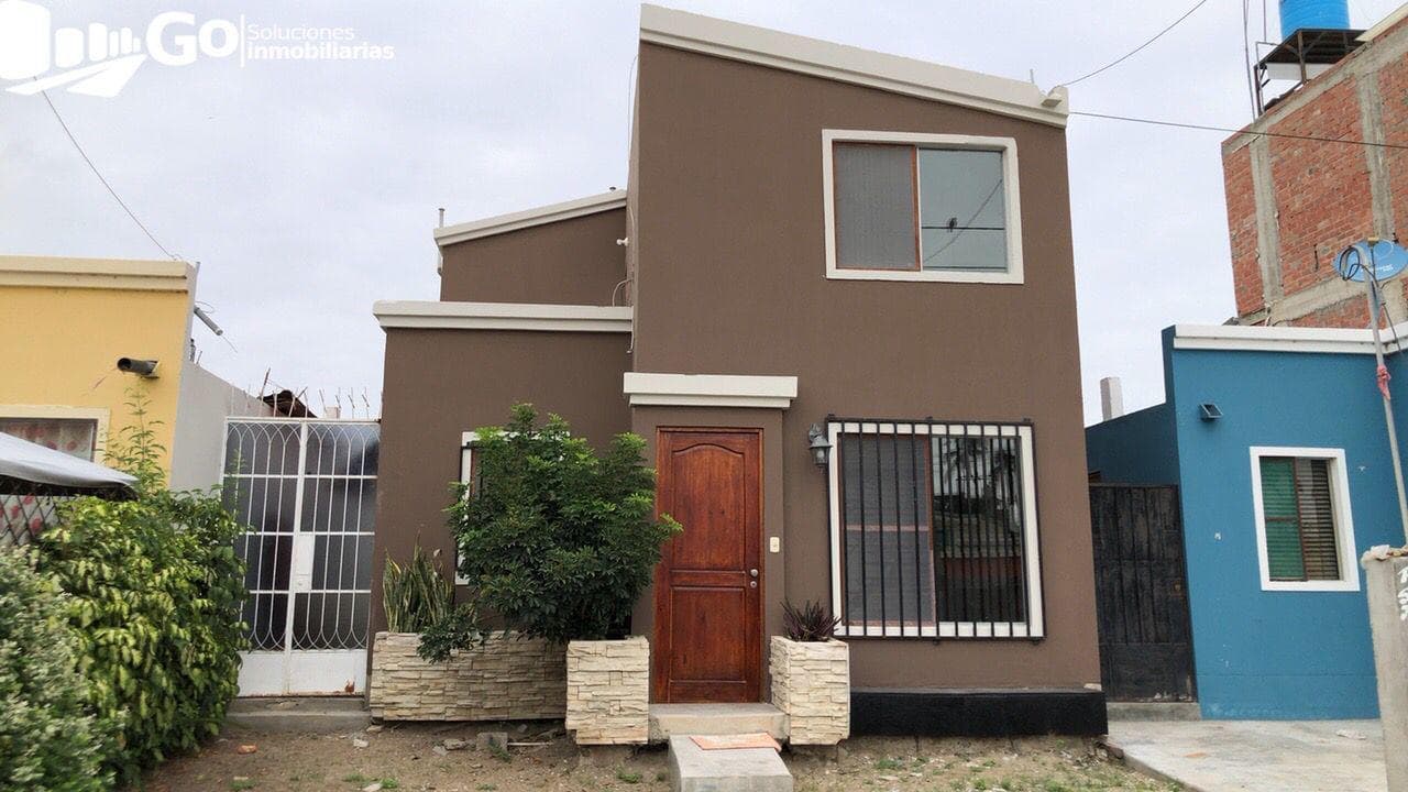 Casa de 2 pisos en Alquiler - 1