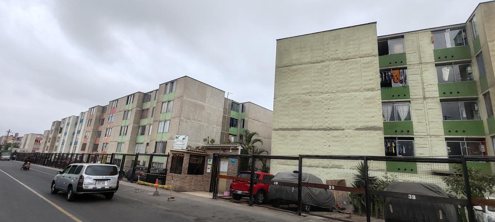 SE VENDE DEPARTAMENTO 4 PISO EN EL AGUSTINO EXCELENTE UBICACION - 1