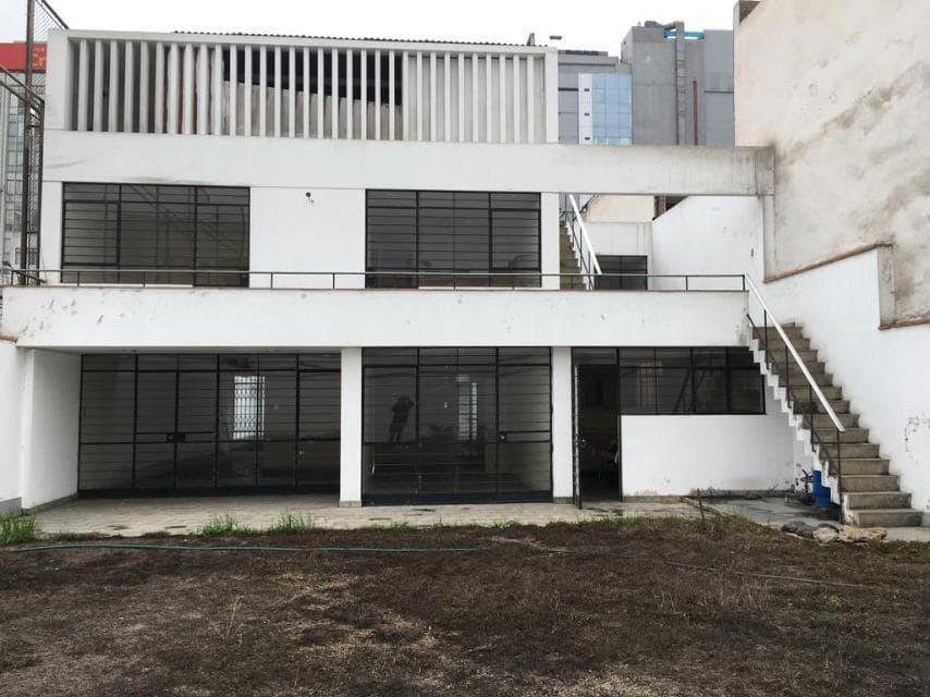Vendo o Alquilo casa Para Oficina en calle Manuel Gonzales Olaechea 3, San Isidro - 1
