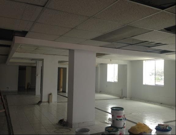 EDIFICIO COMPLETO PARA OFICINA EN ALQUILER PERFECTO PARA INSTITUCION - 1